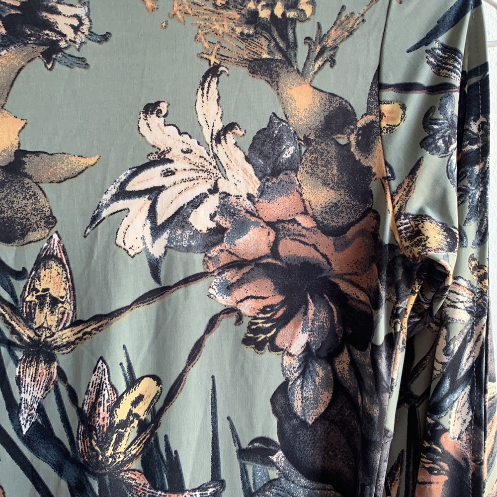 Long Floral Jumpsuit with Floral Pattern - Picture 5 of 6